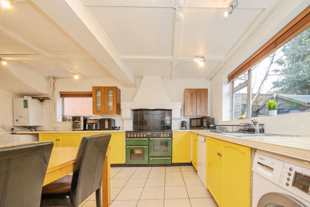 Additional image 7 of 3 bed semi-detached house for saleSt. Andrews Avenue, Colchester CO4