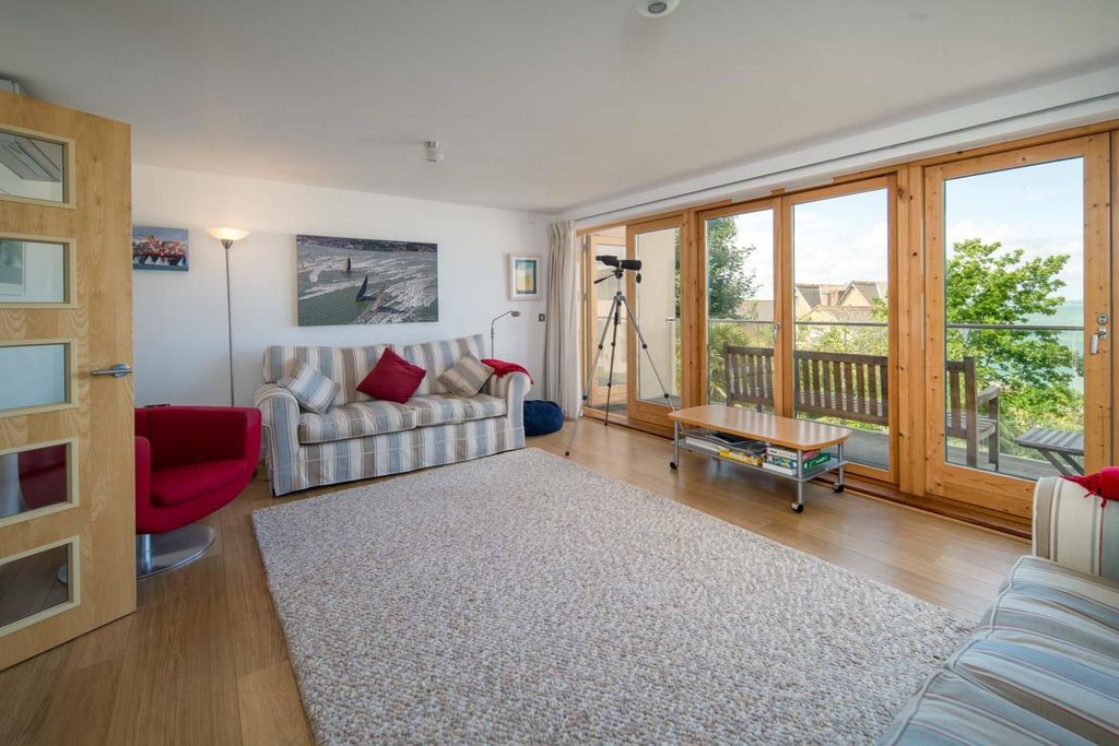 Additional image 8 of 4 bed semi-detached house for saleCowes, Isle Of Wight PO31