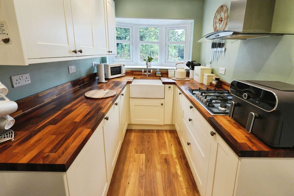 Additional image 3 of 4 bed detached house for saleLee Road, Cradley Heath B64