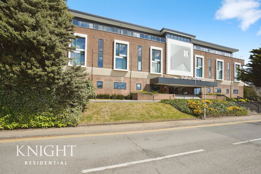2 bed flat for saleBergholt Road, Colchester CO4