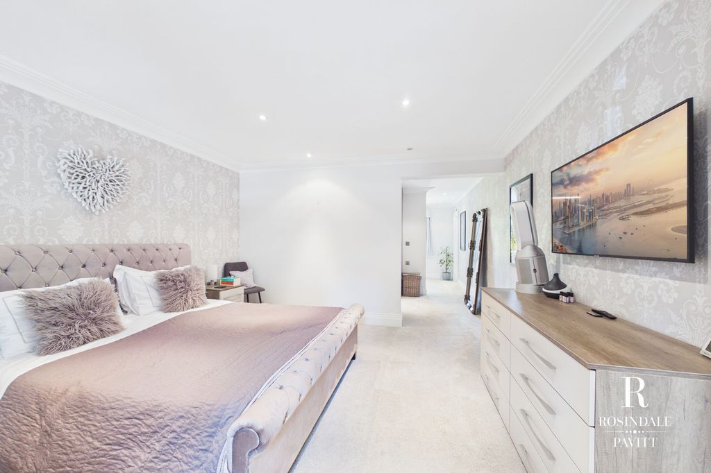 Additional image 22 of 5 bed detached house for saleHow Lane, Chipstead CR5
