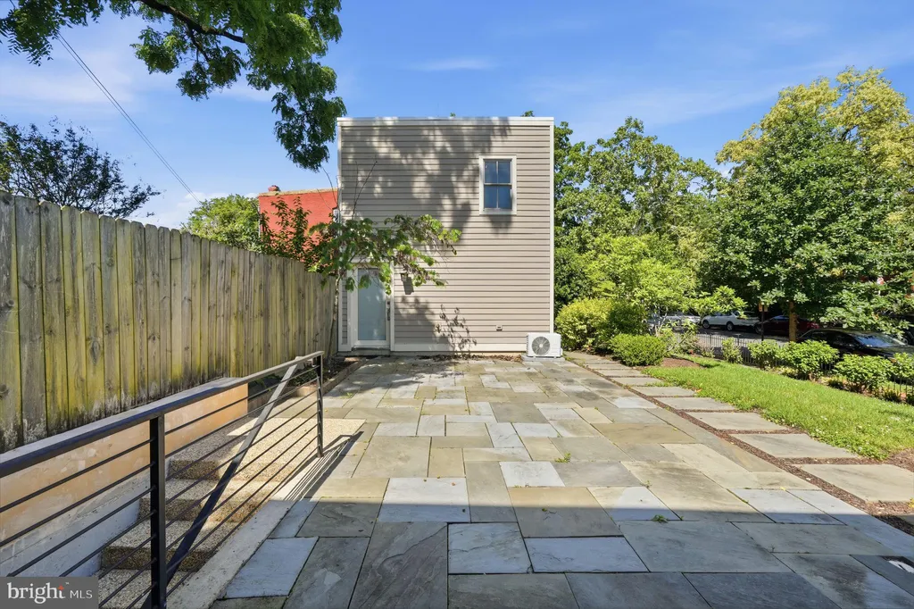 Additional image 35 of 401 11th Street SE, Washington, DC 20003