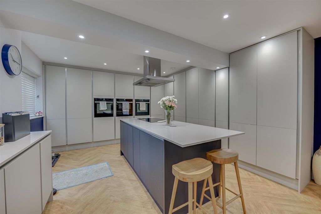 Additional image 4 of 7 bed detached house for saleBradbury Gardens, Congleton CW12
