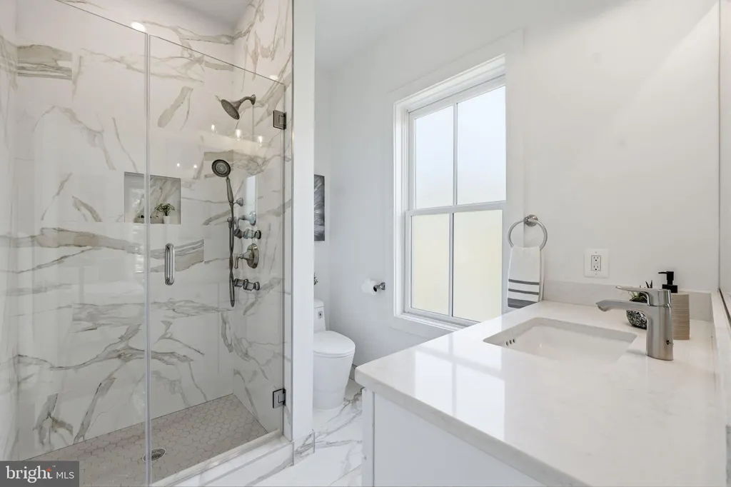 Additional image 20 of 401 11th Street SE, Washington, DC 20003