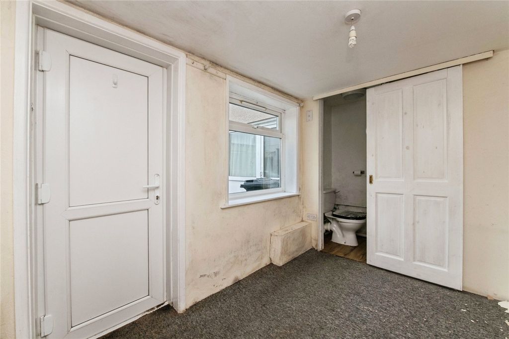 Additional image 5 of 5 bed flat for saleEast Street, Crediton, Devon EX17