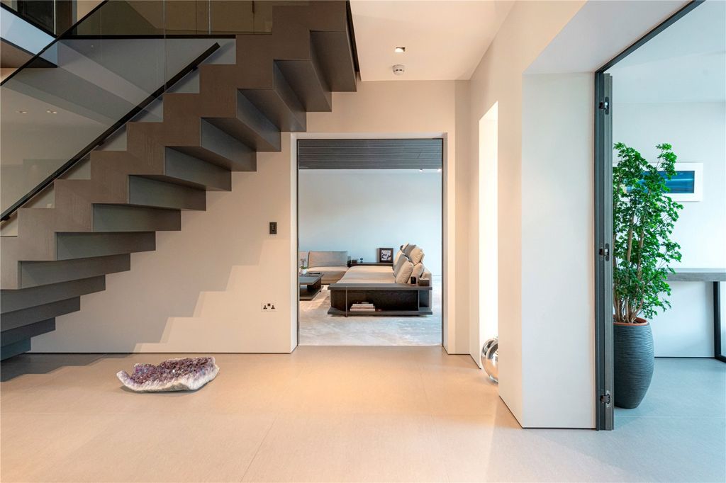 Additional image 9 of 5 bed detached house for saleFairmile Avenue, Cobham, Surrey KT11