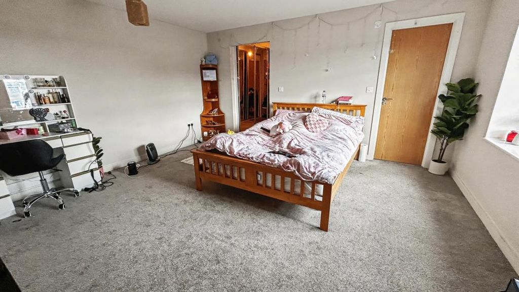 Additional image 6 of 3 bed flat for saleQuayside Drive, Colchester CO2