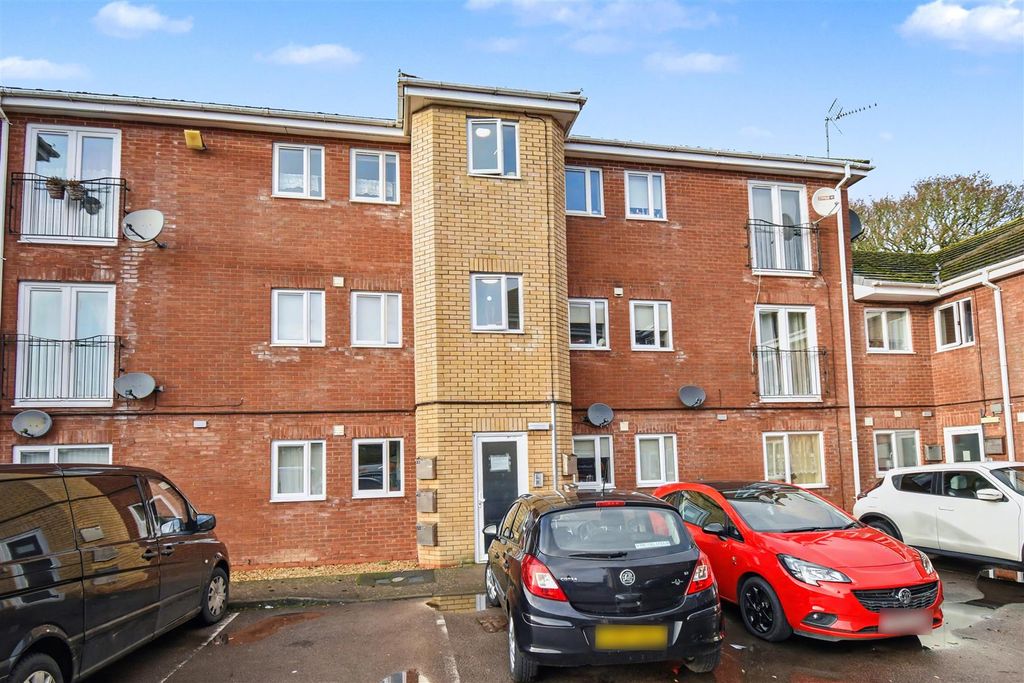 2 bed flat for saleNN17, Langdale Grove, Corby