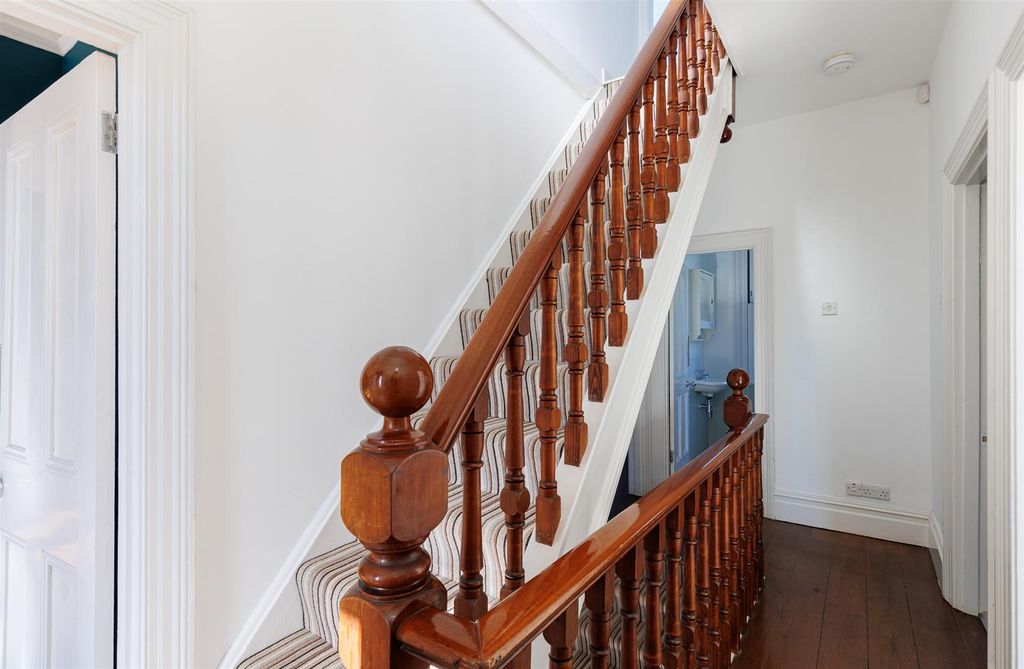 Additional image 24 of 5 bed detached house for saleCowes, Isle Of Wight PO31
