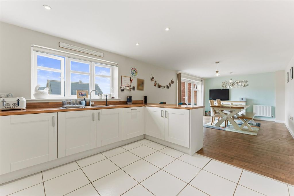 Additional image 13 of 5 bed detached house for saleCambrian Lane, Little Stanion NN18