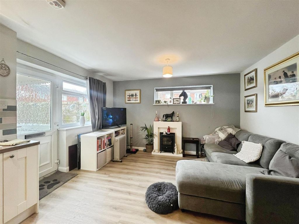 Additional image 3 of 1 bed maisonette for saleSycamore Avenue, Congleton CW12