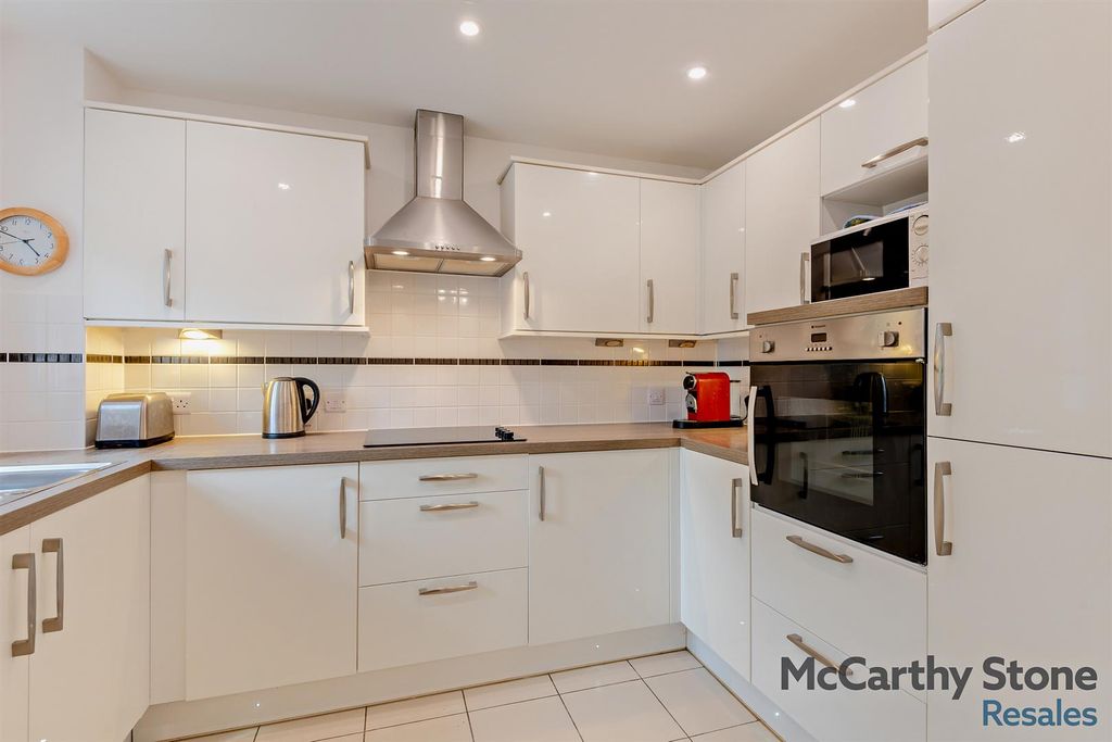 Additional image 7 of 2 bed flat for saleHorsley Place, High Street, Cranbrook, Kent TN17
