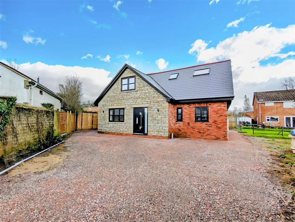 3 bed detached bungalow for saleKells Road, Berry Hill, Coleford GL16