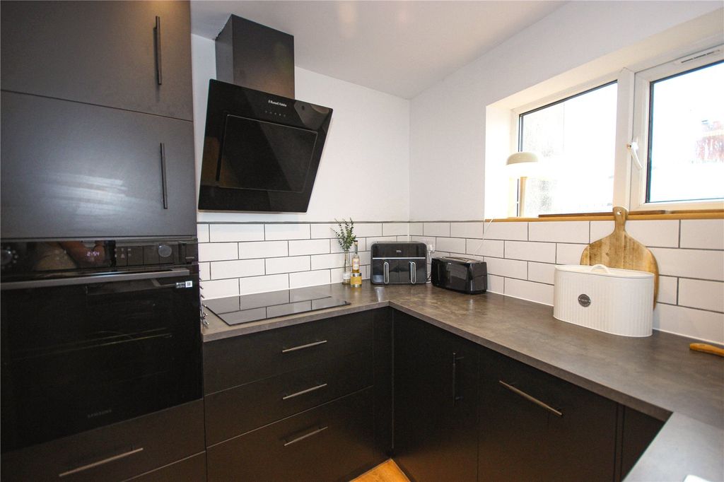 Additional image 4 of 2 bed flat for sale52 Queen Street, Seaton EX12