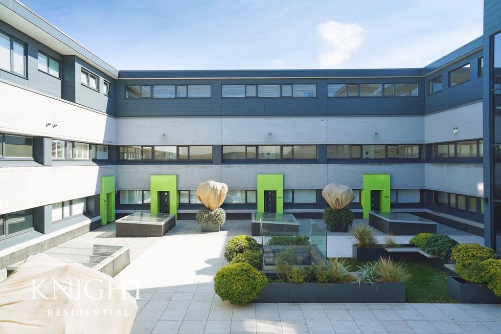 Additional image 12 of 2 bed flat for saleBergholt Road, Colchester CO4