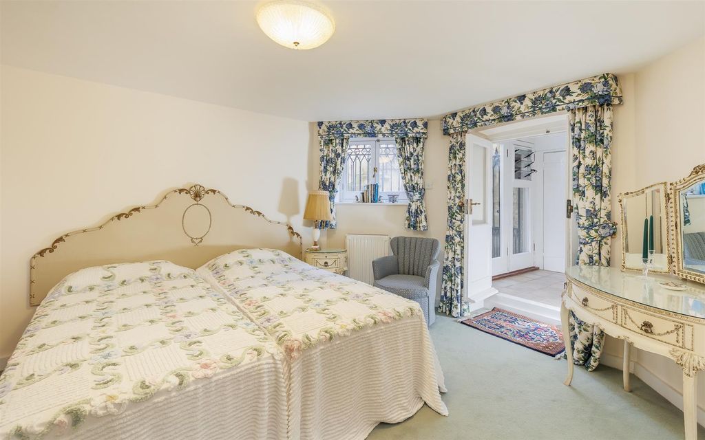 Additional image 21 of 3 bed semi-detached house for saleCowes, Isle Of Wight PO31