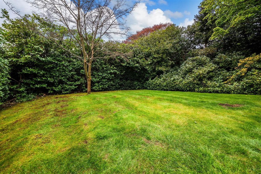 Additional image 24 of 2 bed flat for saleOutwood Lane, Chipstead CR5