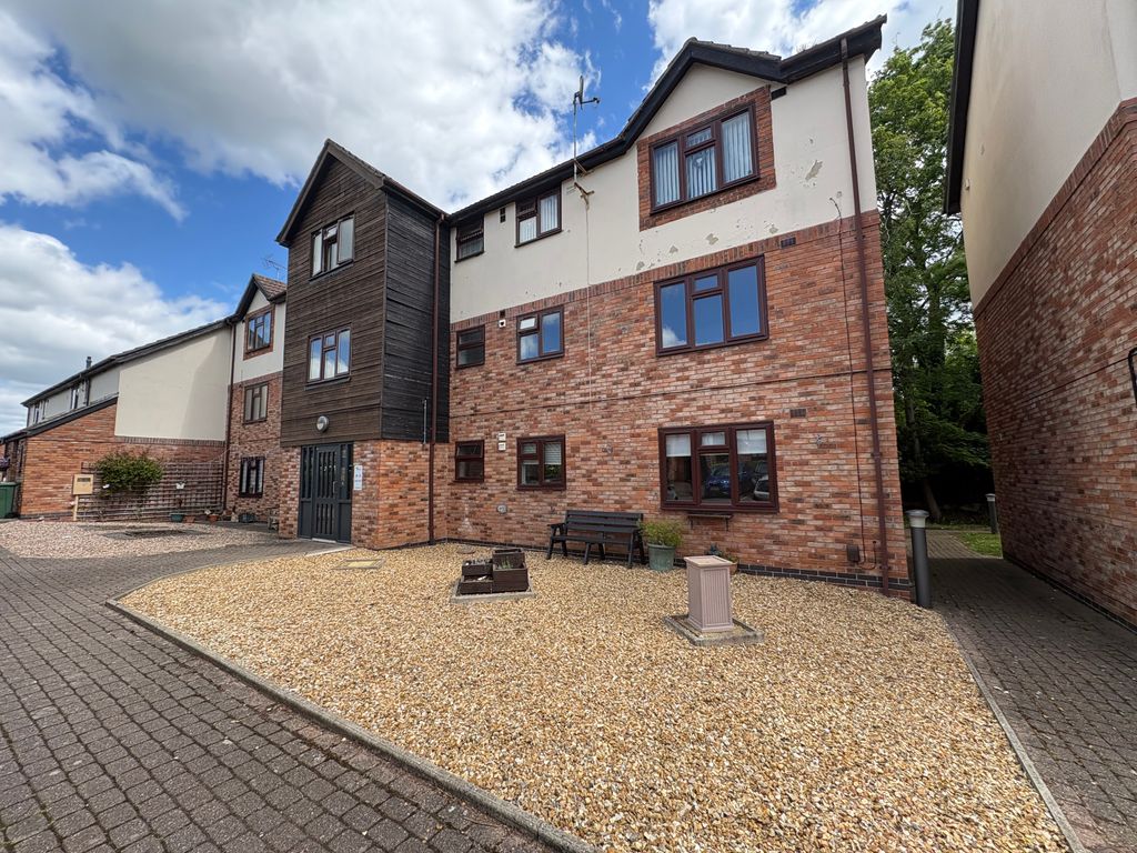 2 bed flat for saleCharnwood Road, Loughborough LE12