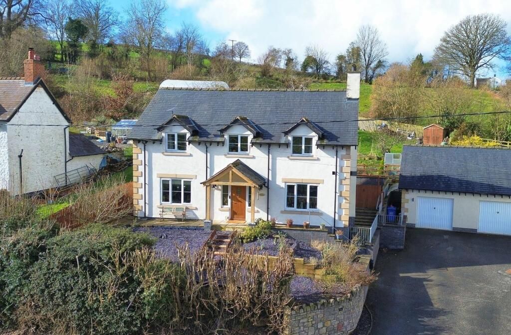 4 bed detached house for saleLlanfwrog, Ruthin LL15
