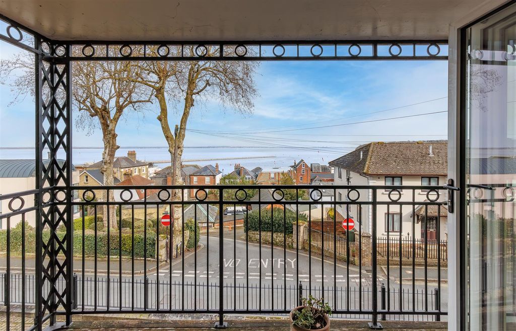 Additional image 10 of 4 bed property for saleCowes, Isle Of Wight PO31