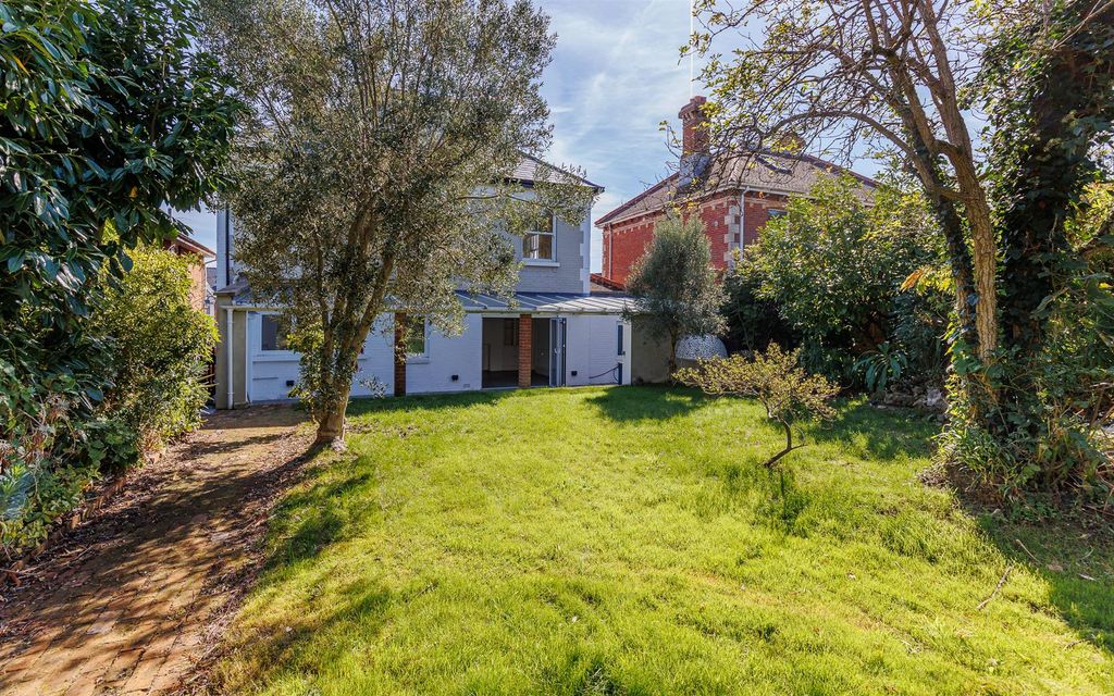 Additional image 27 of 5 bed detached house for saleCowes, Isle Of Wight PO31