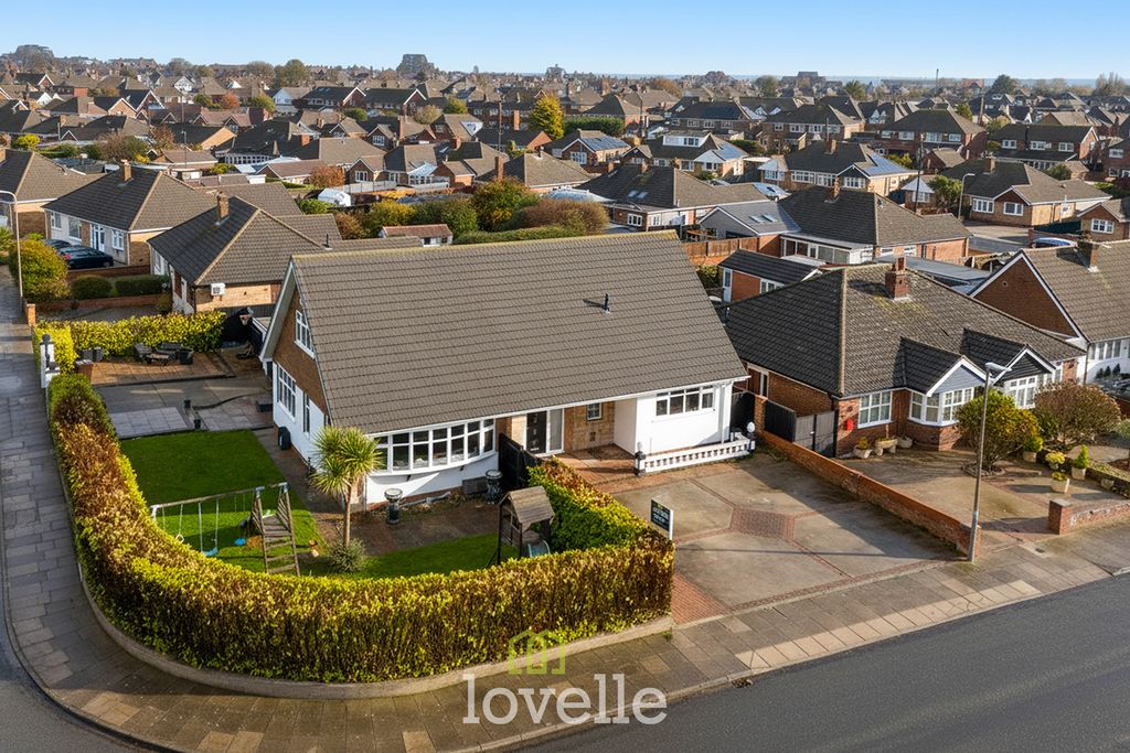 4 bed detached house for salePearson Road, Cleethorpes DN35