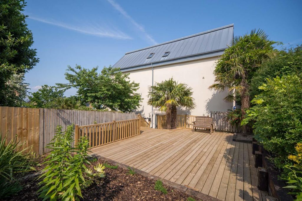 Additional image 18 of 4 bed semi-detached house for saleCowes, Isle Of Wight PO31