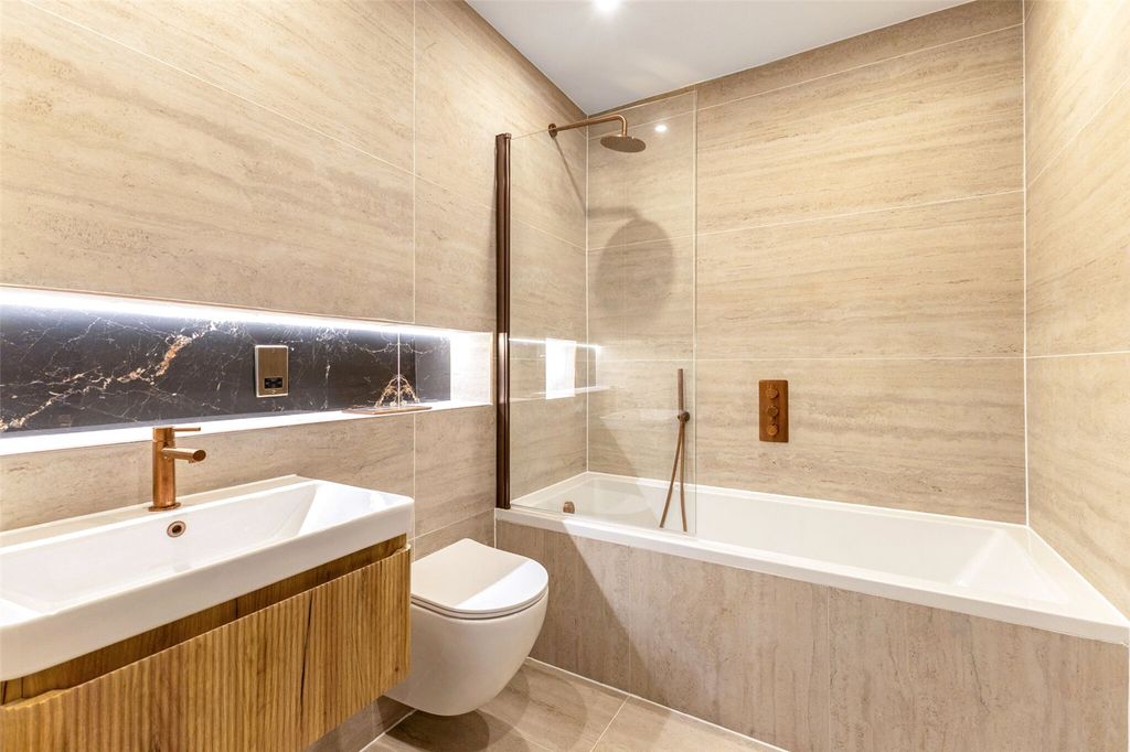 Additional image 8 of 3 bed flat for saleGreen Lane, Cobham, Surrey KT11