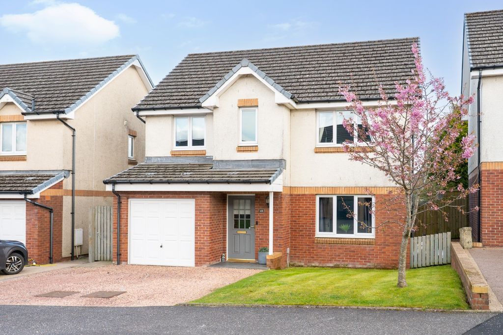 4 bed villa for saleLimepark Crescent, Kelty KY4