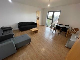 3 bed flat for saleDrapers Fields, Coventry CV1 photo 4