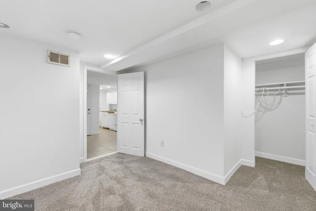 440 NW Delafield Place NW, Washington, DC 20011