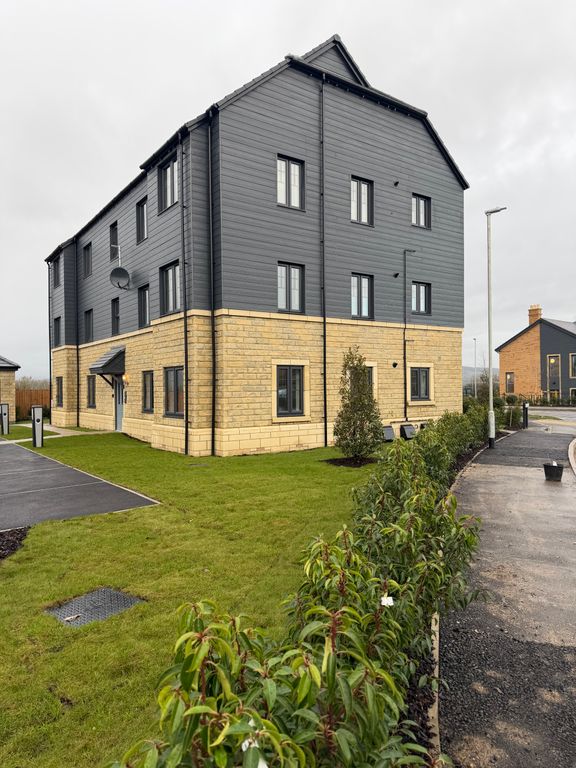 1 bed flat for saleBB7 photo 2