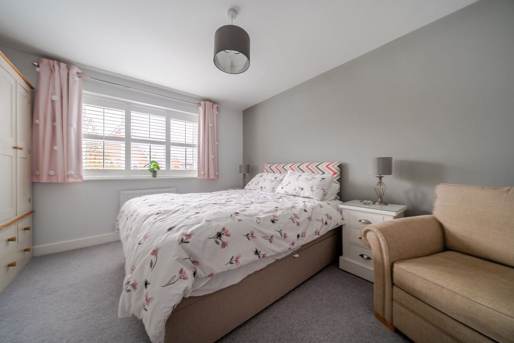 Additional image 14 of 4 bed detached house for saleLonghurst Avenue, Cranleigh GU6