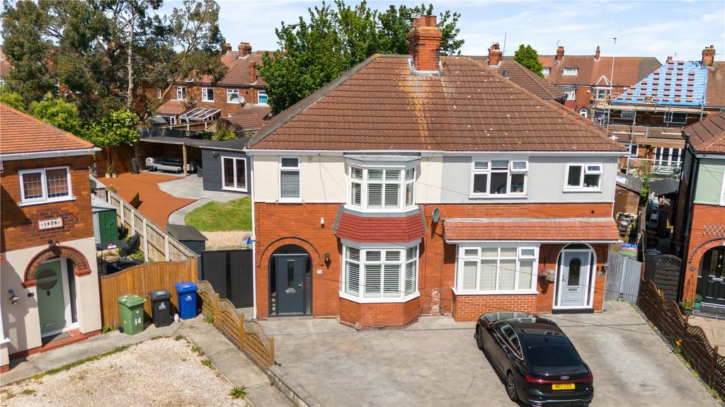 3 bed semi-detached house for saleParris Place, Cleethorpes, N E Lincs DN35