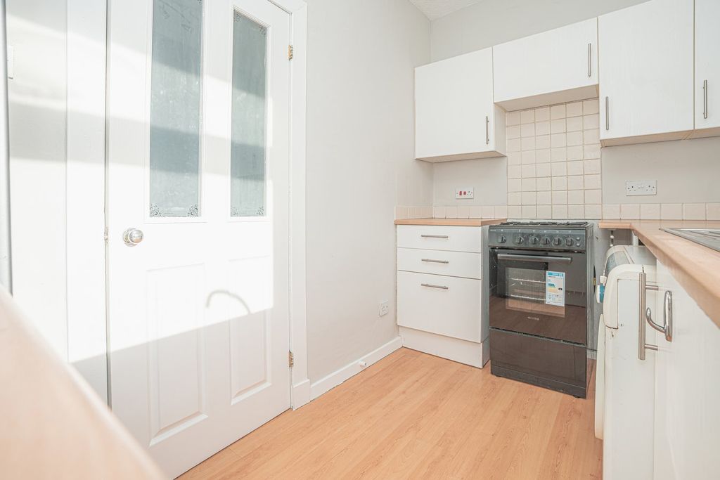 Additional image 8 of 2 bed flat for saleSmall Street, Lochgelly KY5