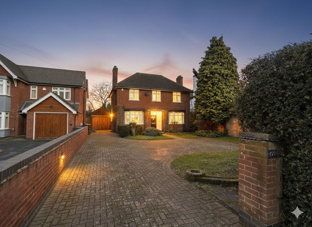 3 bed detached house for saleBroom Leys Road, Coalville LE67