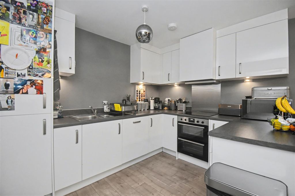 Additional image 3 of 2 bed flat for saleNn18, Bembridge House, Station Road, Corby NN17