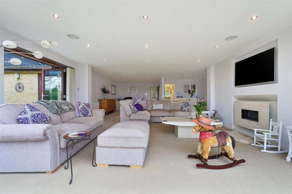 Additional image 8 of 4 bed detached house for saleWoodfield Hill, Chipstead CR5