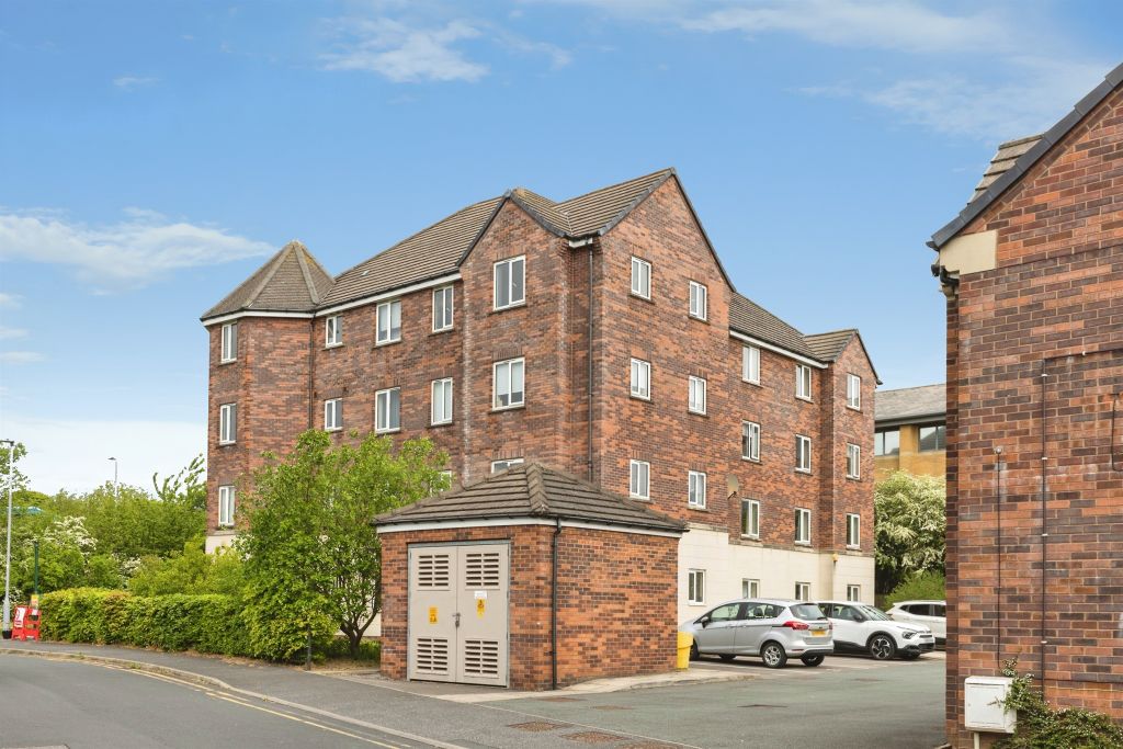 2 bed flat for saleNewhall Park Drive, Bradford BD5