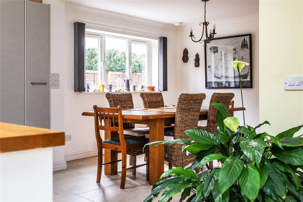 Additional image 19 of 4 bed detached house for saleWoodland Avenue, Cranleigh, Surrey GU6