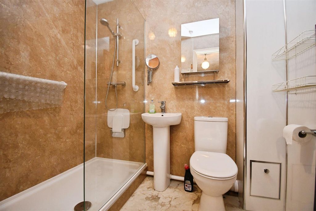 Additional image 8 of 2 bed flat for saleElm Tree Court, Cottingham HU16