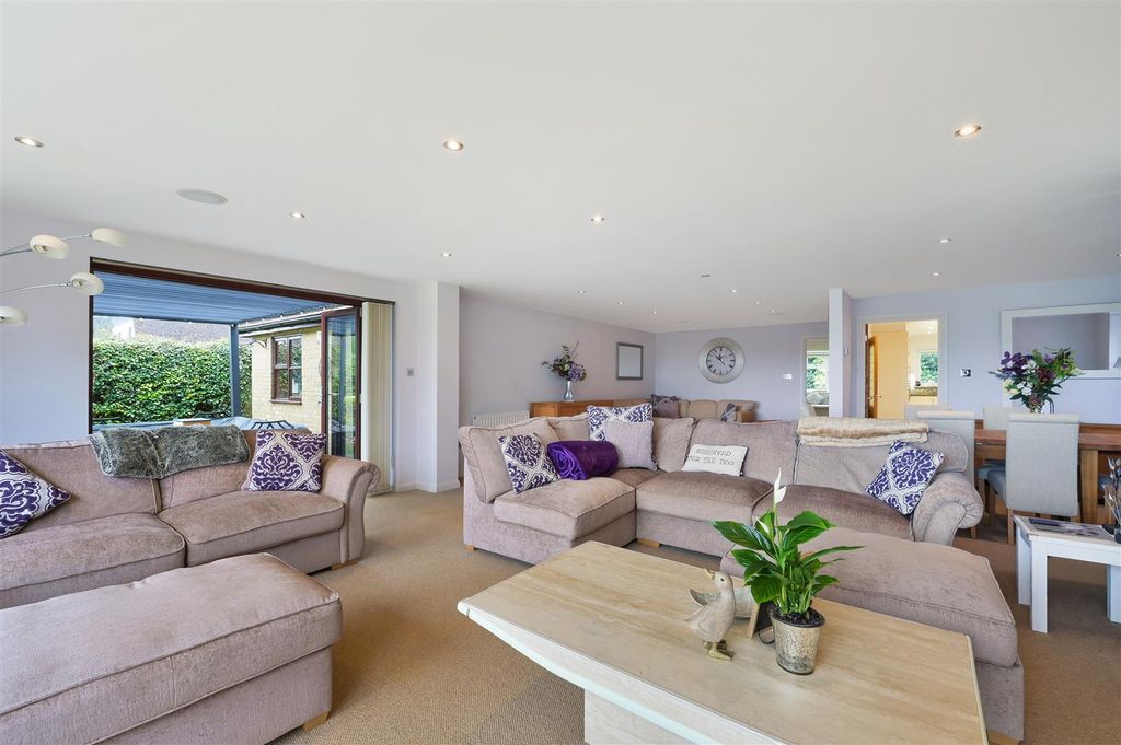 Additional image 3 of 4 bed detached house for saleWoodfield Hill, Chipstead CR5