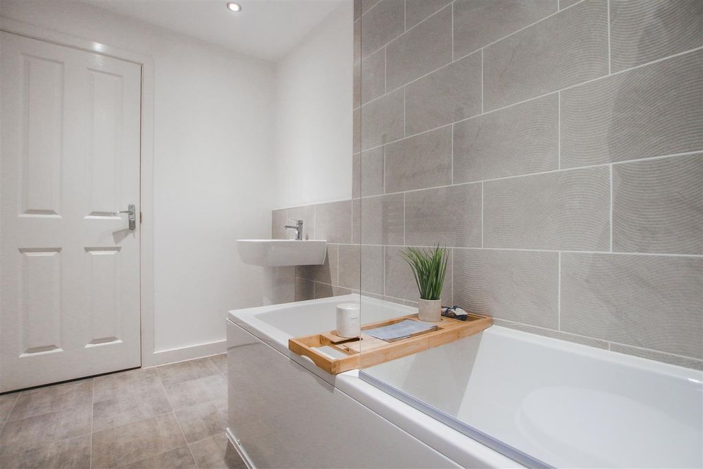 Additional image 21 of 5 bed detached house for saleLanky Gardens, Colne BB8