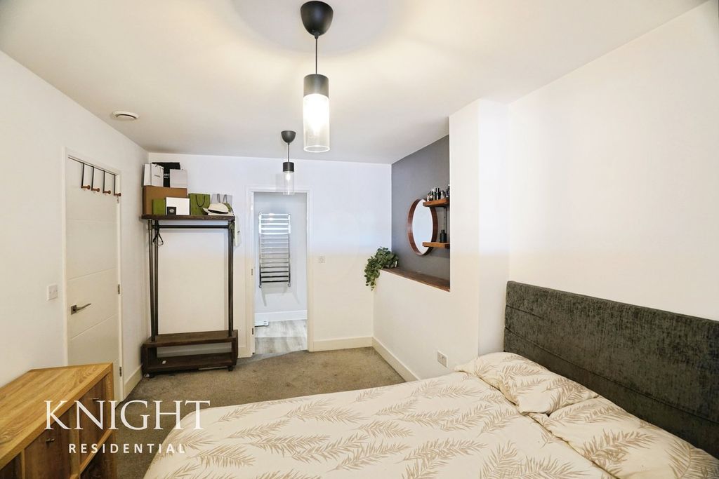 Additional image 8 of 2 bed flat for saleBergholt Road, Colchester CO4