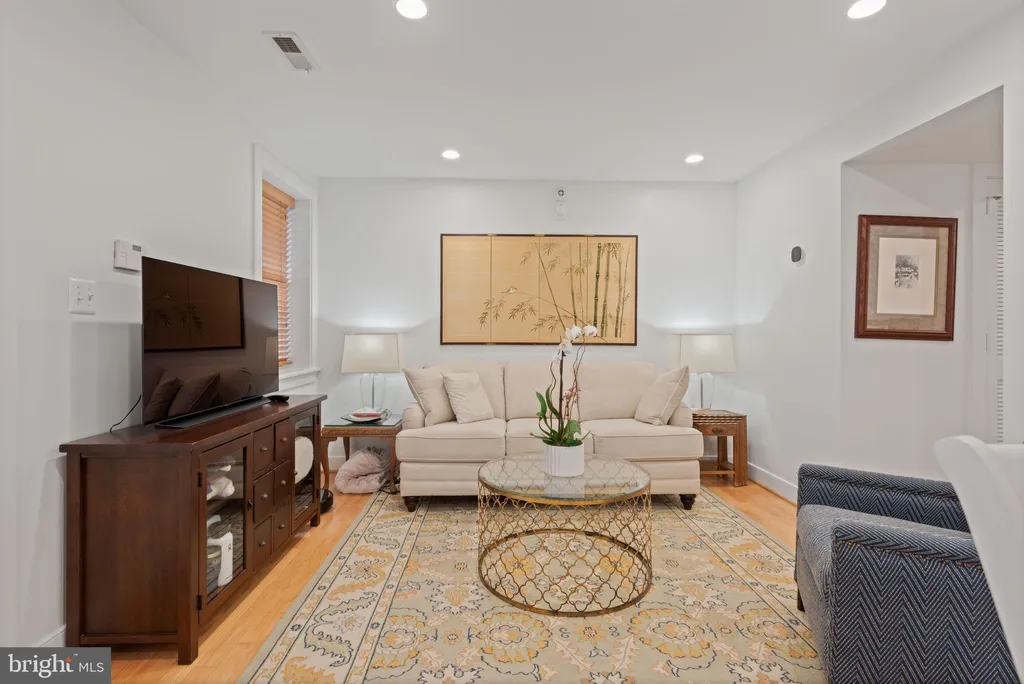 Additional image 8 of 424 E Capitol Street NE Unit 3, Washington, DC 20003