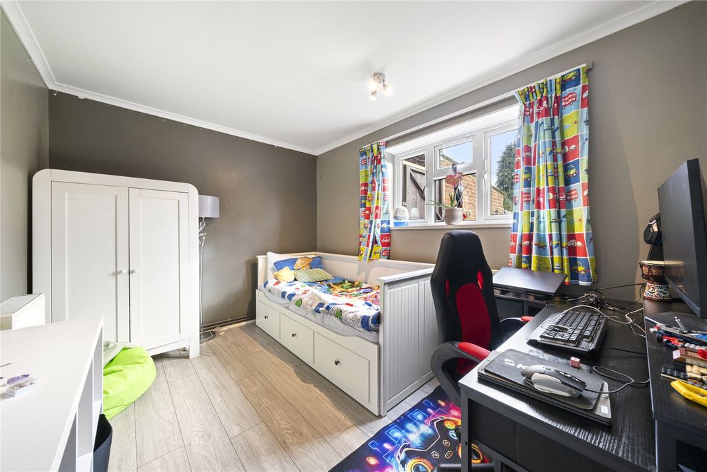 Additional image 9 of 2 bed flat for saleWinston Drive, Stoke D'abernon, Cobham, Surrey KT11