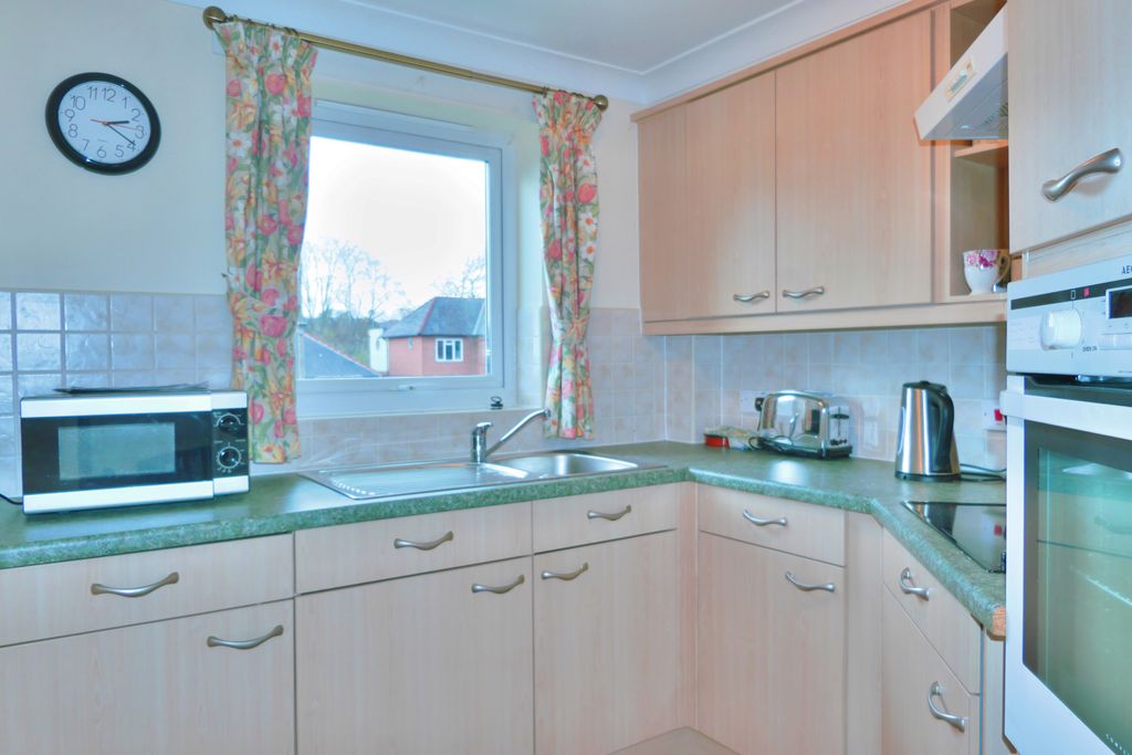 Additional image 4 of 2 bed flat for salePrimlea Court, Corbridge NE45
