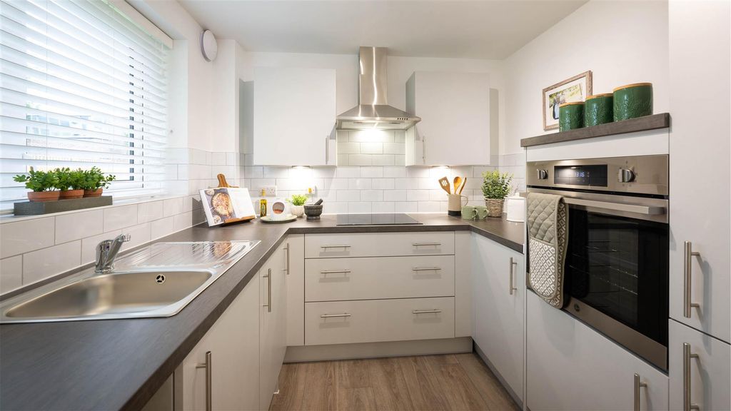 Additional image 7 of 2 bed flat for saleVictoria Road, Cranleigh GU6