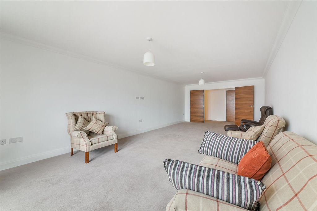 Additional image 14 of 2 bed flat for saleOutwood Lane, Chipstead CR5