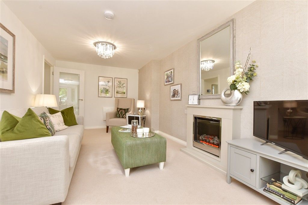 Additional image 3 of 1 bed flat for saleVictoria Road, Cranleigh, Surrey GU6